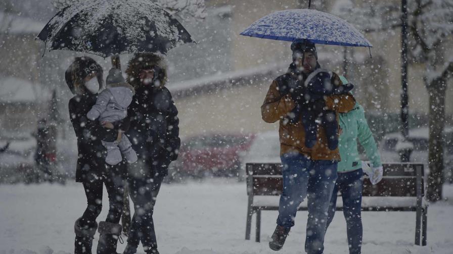 España pide cumplir restricciones en vacaciones de Navidad