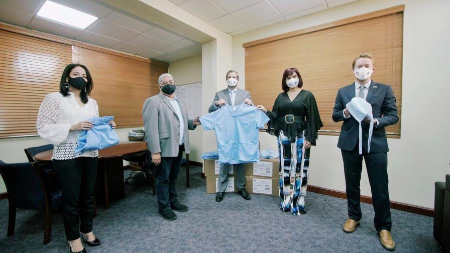 Embajada de EE. UU. y entidades criollas donan más de 12,500 piezas médicas a hospitales