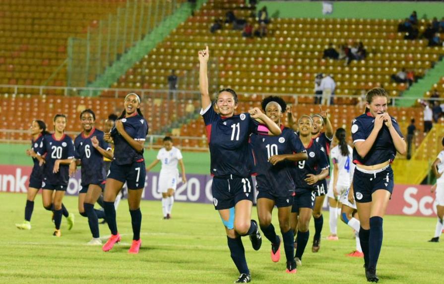 Dominicana golea a Honduras en Premundial femenino de fútbol