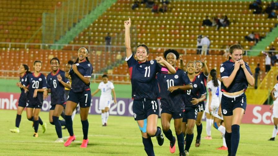 Dominicana golea a Honduras en Premundial femenino de fútbol