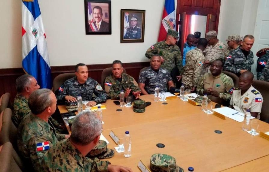 Altos mandos de RD y Haití acuerdan abordar conflictos en la frontera