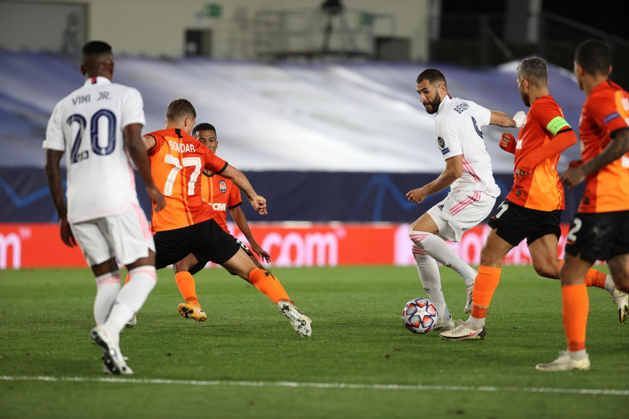 Acción en el partido entre Shakhtar Donetsk y el Real Madrid en la jornada del 21 de octubre del 2020. (EFE/Juan Joa Martín)