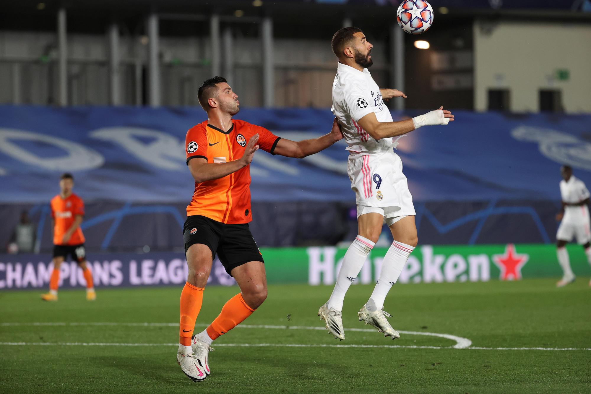 Acción en el partido entre Shakhtar Donetsk y el Real Madrid en la jornada del 21 de octubre del 2020. (EFE/Juan Joa Martín)