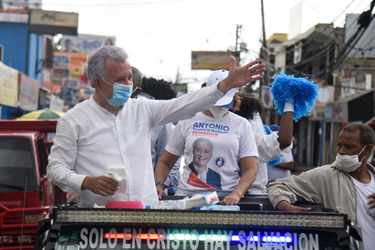 Parte del recorrido de cierre de campaña del candidato a senador, Antonio Taveras. 