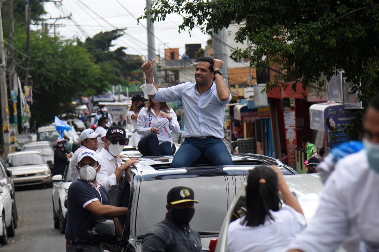 Parte del recorrido de cierre de campaña del candidato a senador, Antonio Taveras. 