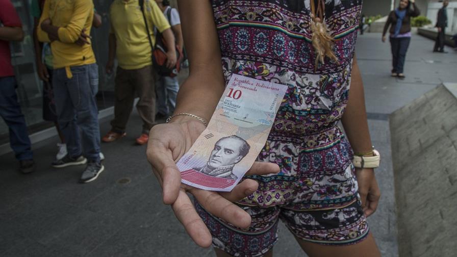 Economía de Venezuela se desploma por quinto año y suma contracción de un 44,3 %