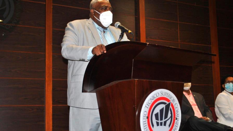 José Sánchez asume como rector del ITSC