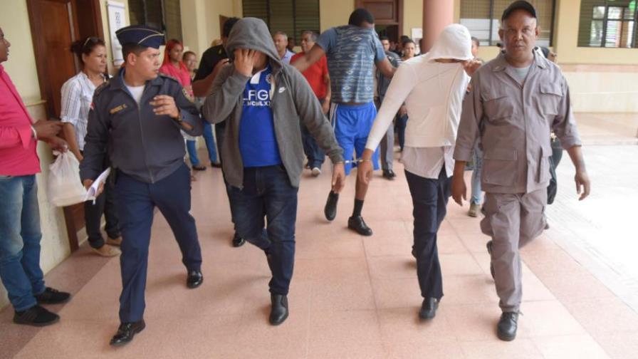 Prisión preventiva contra 15 de 21 implicados en red internacional de trata de personas