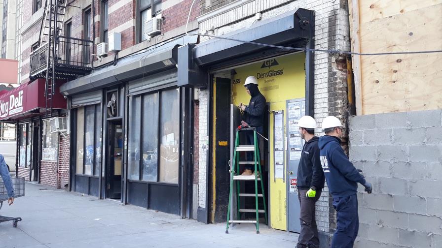 Dominicanos rechazan apertura de refugio para 175 desamparados en Alto Manhattan