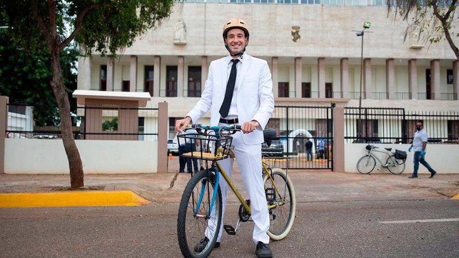 Mario Sosa: el regidor que recorrerá el camino de su gestión en bicicleta 