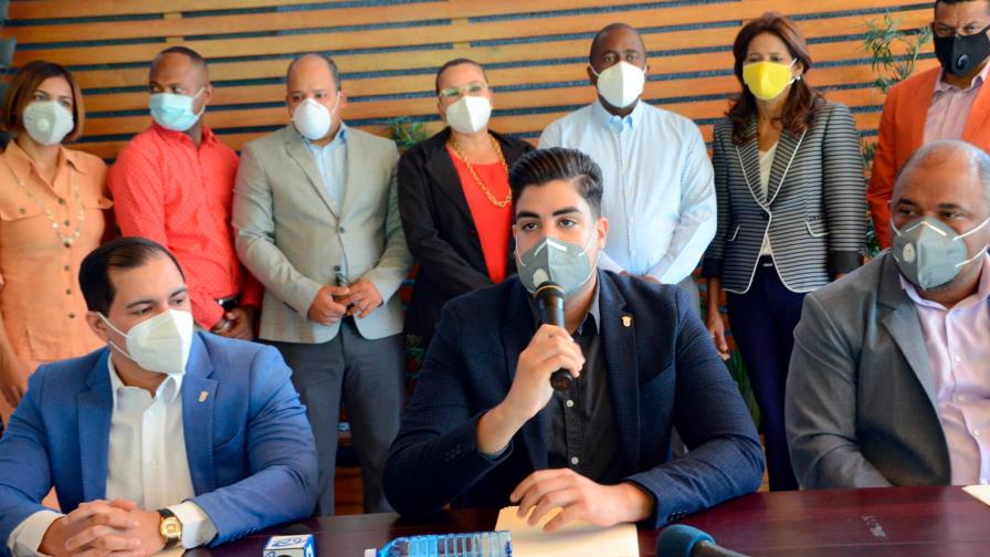 Regidores del PLD solicitan obras prioritarias para Santiago