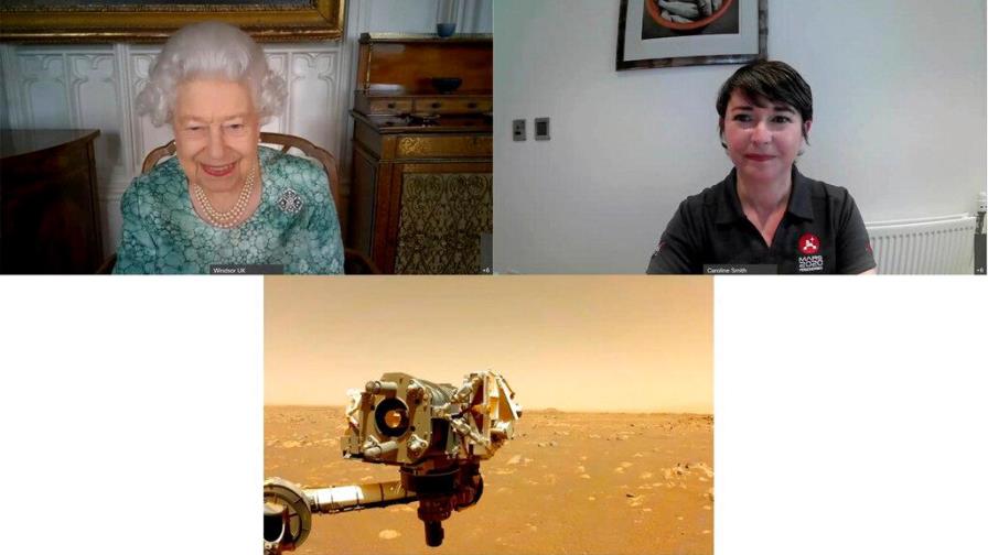 Reina Isabel tiene encuentro virtual con estudiantes