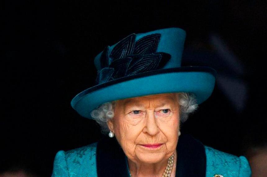 La reina Isabel II descansa y desempeña ‘tareas ligeras’ tras el alta hospitalaria
