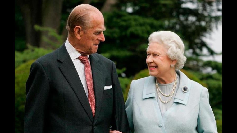 Familiares revelan cómo ha estado la reina tras la muerte del príncipe Felipe