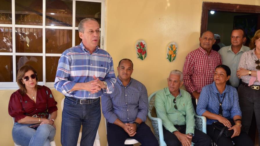 Reinaldo Pared promete gestionar reapertura de empresas en Pedernales Reinaldo Pared promete gestionar reapertura de empresas en Pedernales