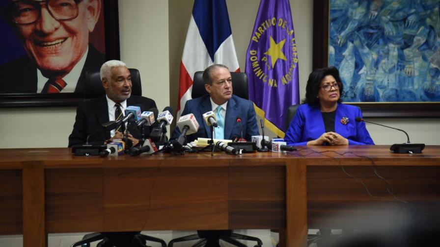 Reinaldo dice Comité Político no discutió tema de la reforma constitucional 