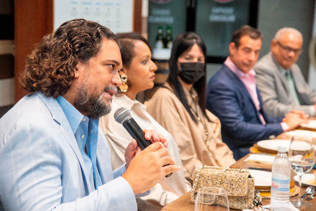 El productor René Brea ofrece detalles de Premios Soberano 2021.