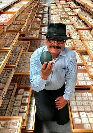 De limpiabotas a gerente de colección de huevos de aves más grande del mundo