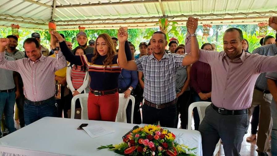 Renuncian dos candidatos a vocales del PLD en Canca La Reyna, Moca