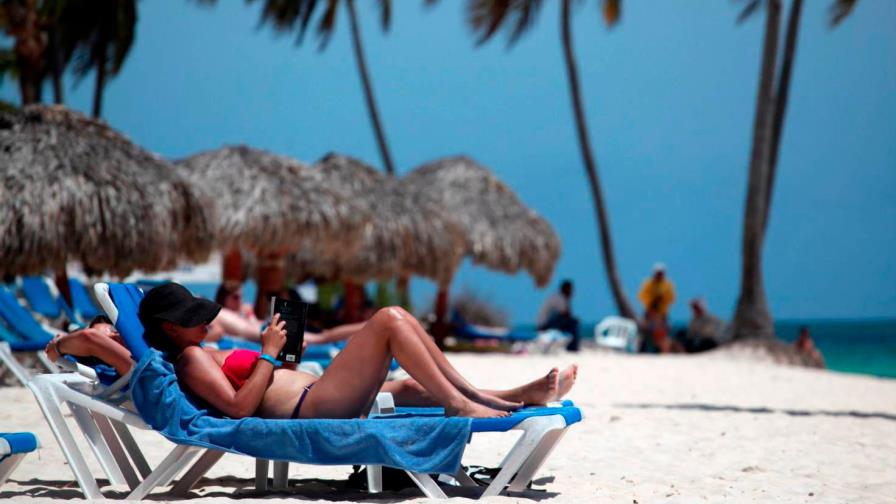 Senadores se llevan en primera lectura los incentivos fiscales para el turismo y más