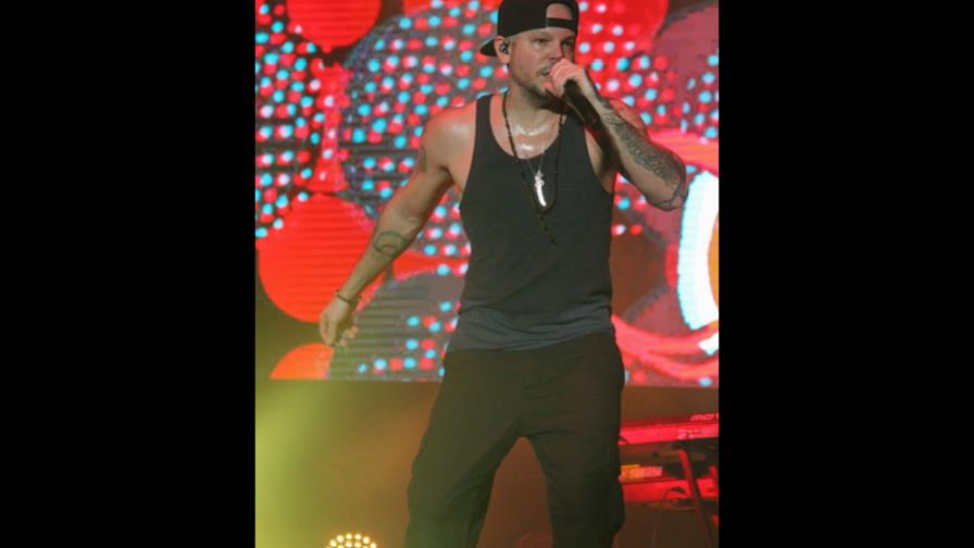 Residente enciende la fiesta en San Soucí con su rap bruto