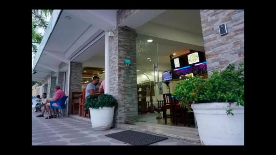 Restaurantes, colmados y cafeterías deberán cerrar al público a las 8:00 p.m Restaurantes, colmados y cafeterías deberán cerrar al público a las 8:00 p.m