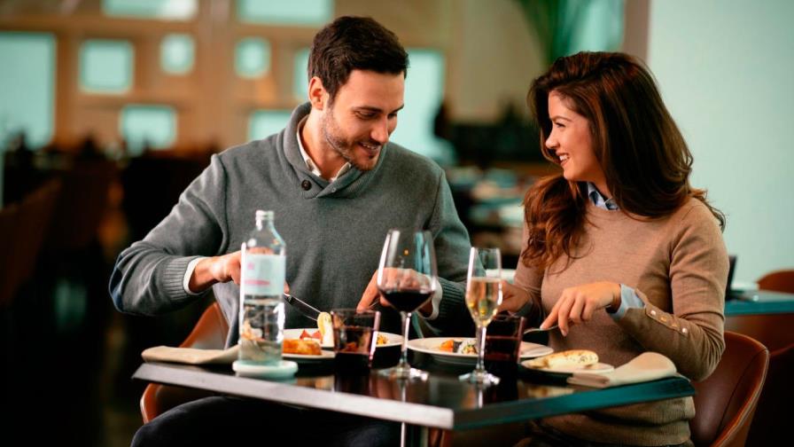 Asociación de Restaurantes pide al gobierno salvar 40 mil empleos