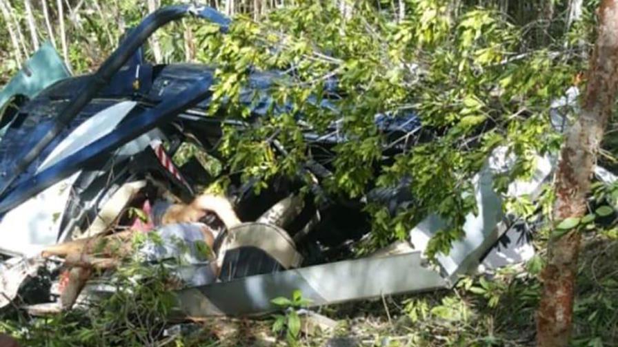 Dos franceses, 2 suizos y piloto criollo mueren al caer helicóptero La Romana Dos franceses, 2 suizos y piloto criollo mueren al caer helicóptero La Romana