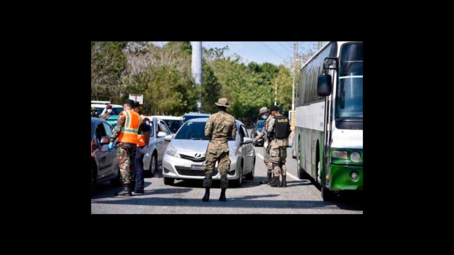 Retén en El Farolito por el toque de queda que ya inició 