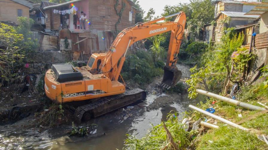 Alcaldía Santiago inicia construcción muros de gaviones en Arroyo Hondo Abajo