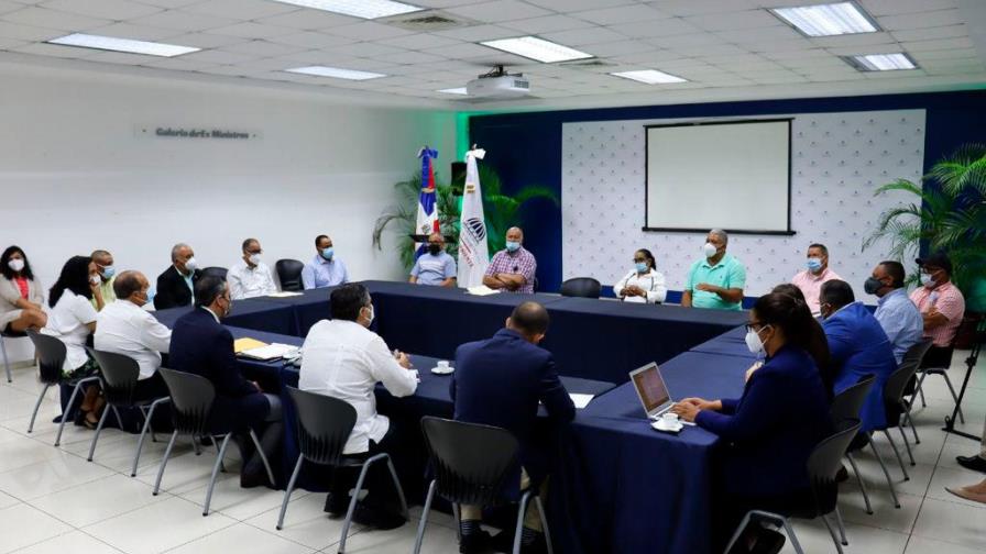 Jorge Mera abre ciclo de diálogo con agricultores de San José de Ocoa sobre resolución que ordena rescate de Valle Nuevo 