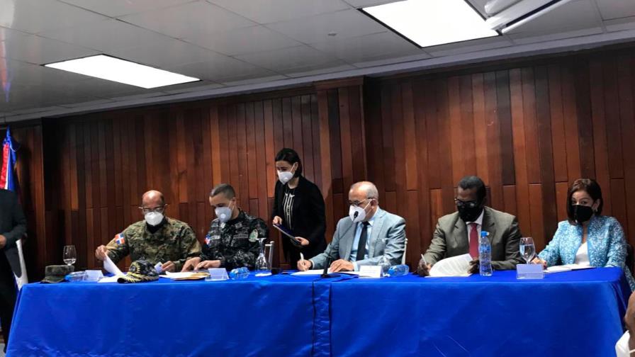 Autoridades dicen que sancionarán infractores del toque de queda