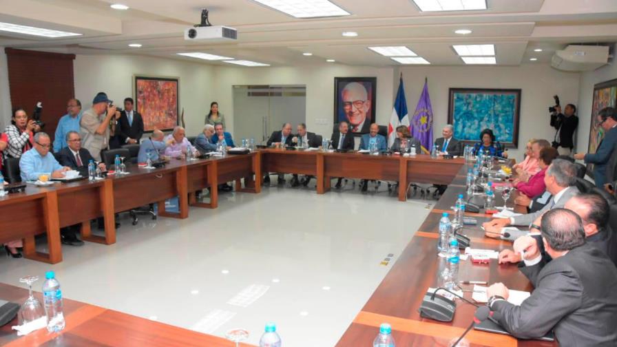 Comité Político del PLD se reúne esta tarde