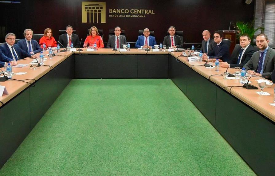 El Banco Central se reúne con delegación de corporaciones francesas 
