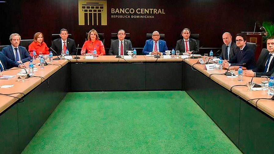Empresarios franceses y el Banco Central discuten inversiones RD Empresarios franceses y el Banco Central discuten inversiones RD