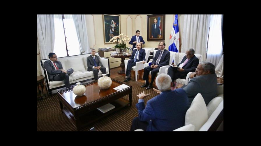 Presidente Medina dispone reforzar vigilancia contra el dengue Presidente Medina dispone reforzar vigilancia contra el dengue