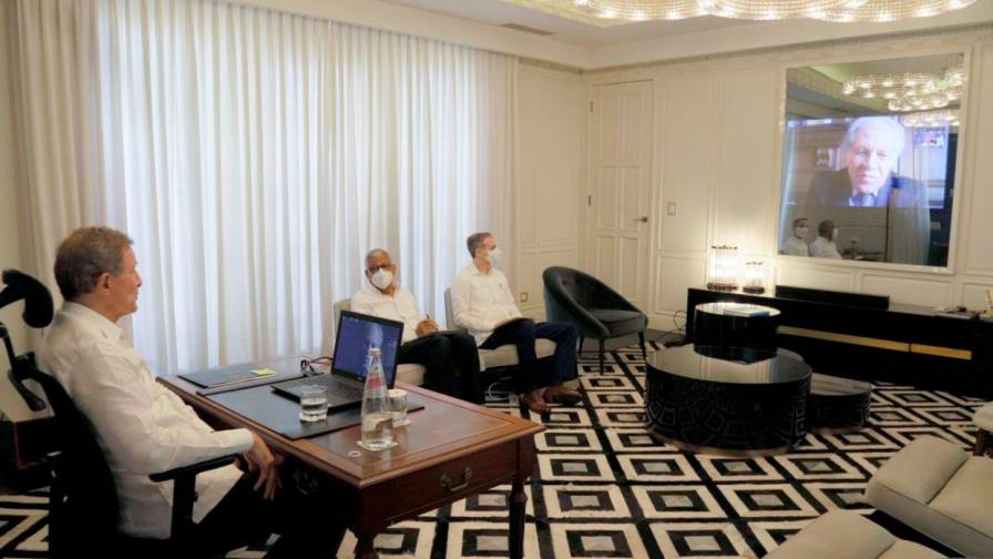 Canciller Roberto Álvarez y Luis Almagro dialogan sobre la cumbre de las Américas