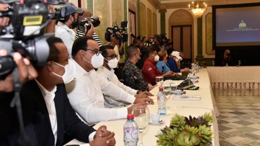 Presidente Abinader sostiene reunión con organismos de emergencia