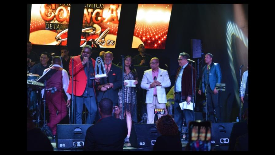 Rey Reyes se lleva el galardón “El Gran Conga de la Salsa” en su séptima entrega