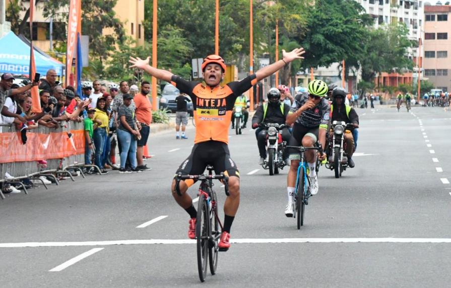 Acosta garantiza respaldo a la Vuelta Ciclística Independencia