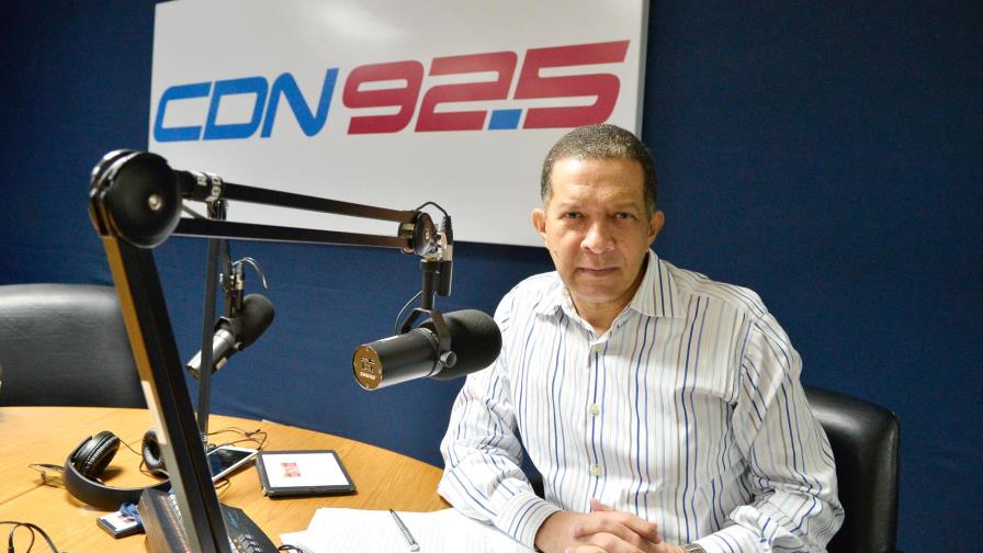 Reyes Guzmán celebra el cuarto aniversario de su programa Reyes Guzmán celebra el cuarto aniversario de su programa