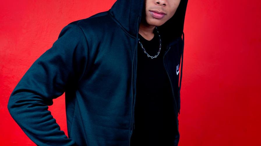 Cantante Reilin VM presenta su tema “La novela” Cantante Reilin VM presenta su tema “La novela”