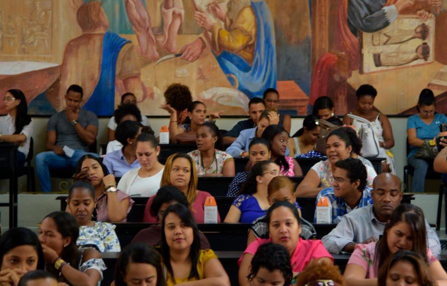 Negocios y educación, las carreras más demandadas