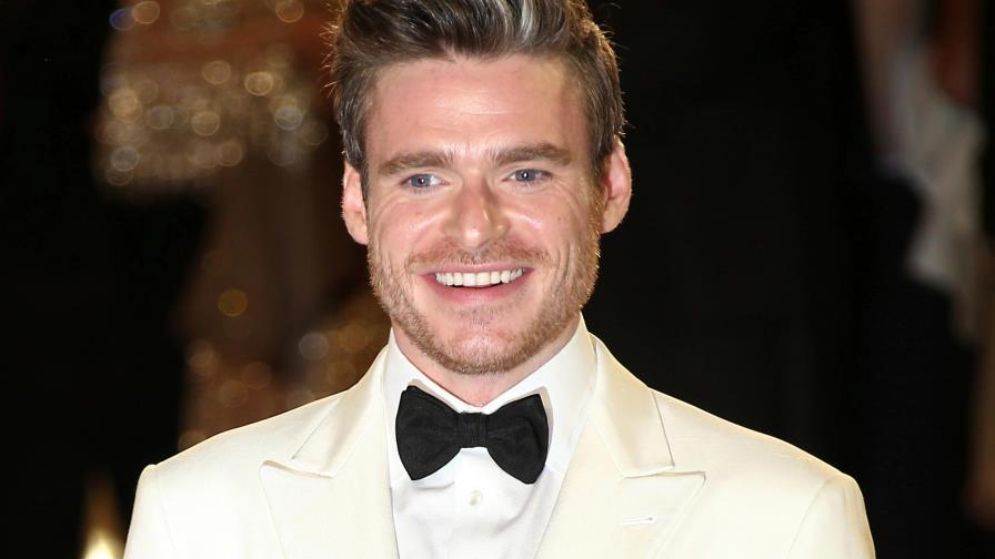 Richard Madden minimiza rumores de Bond en Cannes