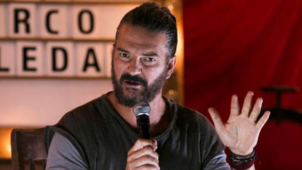 Ricardo Arjona demanda a Toyota