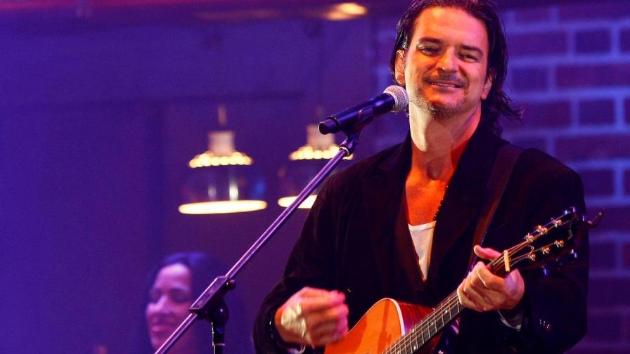 Arjona publica Yo me vi, el primer sencillo de su disco Negro Arjona publica Yo me vi, el primer sencillo de su disco Negro