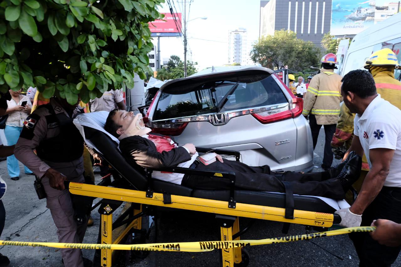 El herido al momento de brindarle asistencia del Sistema Nacional de Atención a Emergencias y Seguridad 9-1-1. 