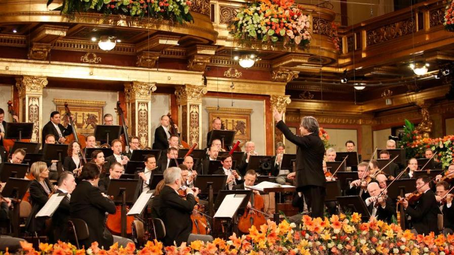 Riccardo Muti dirige en una sala vacía un gran concierto teñido de esperanza