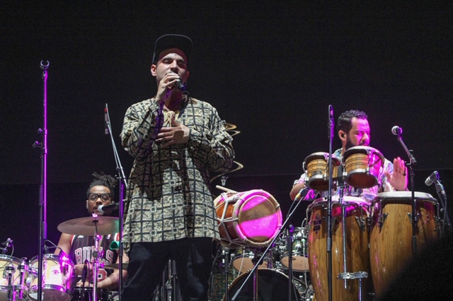 Riccie Oriach, representando la música alternativa