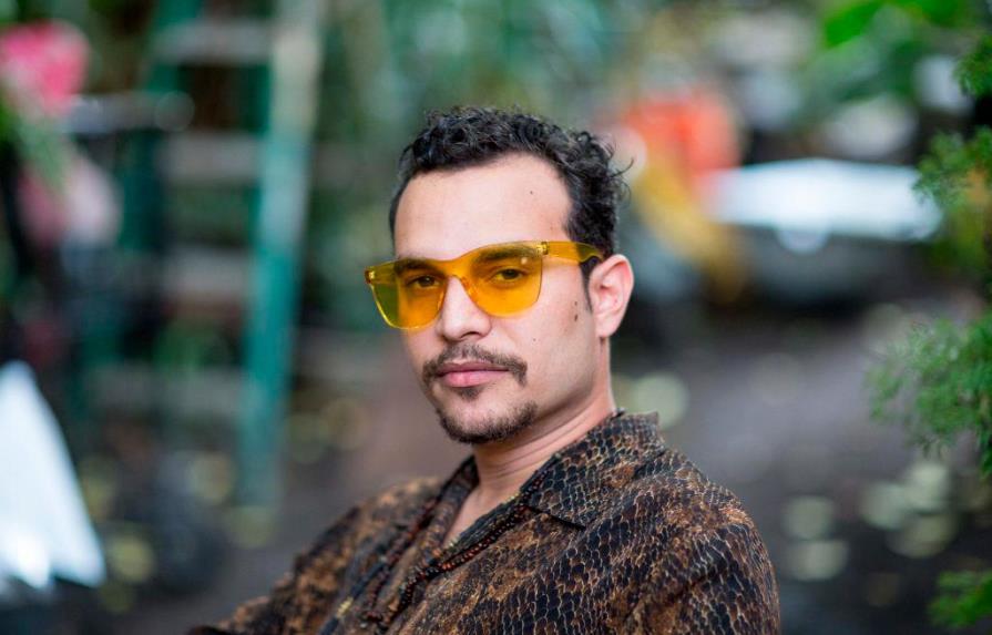 Riccie Oriach lanza su tercer disco “Maquiné”